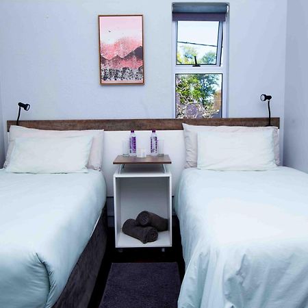 Jft Self Catering Units Bed & Breakfast Източен Лондон Екстериор снимка
