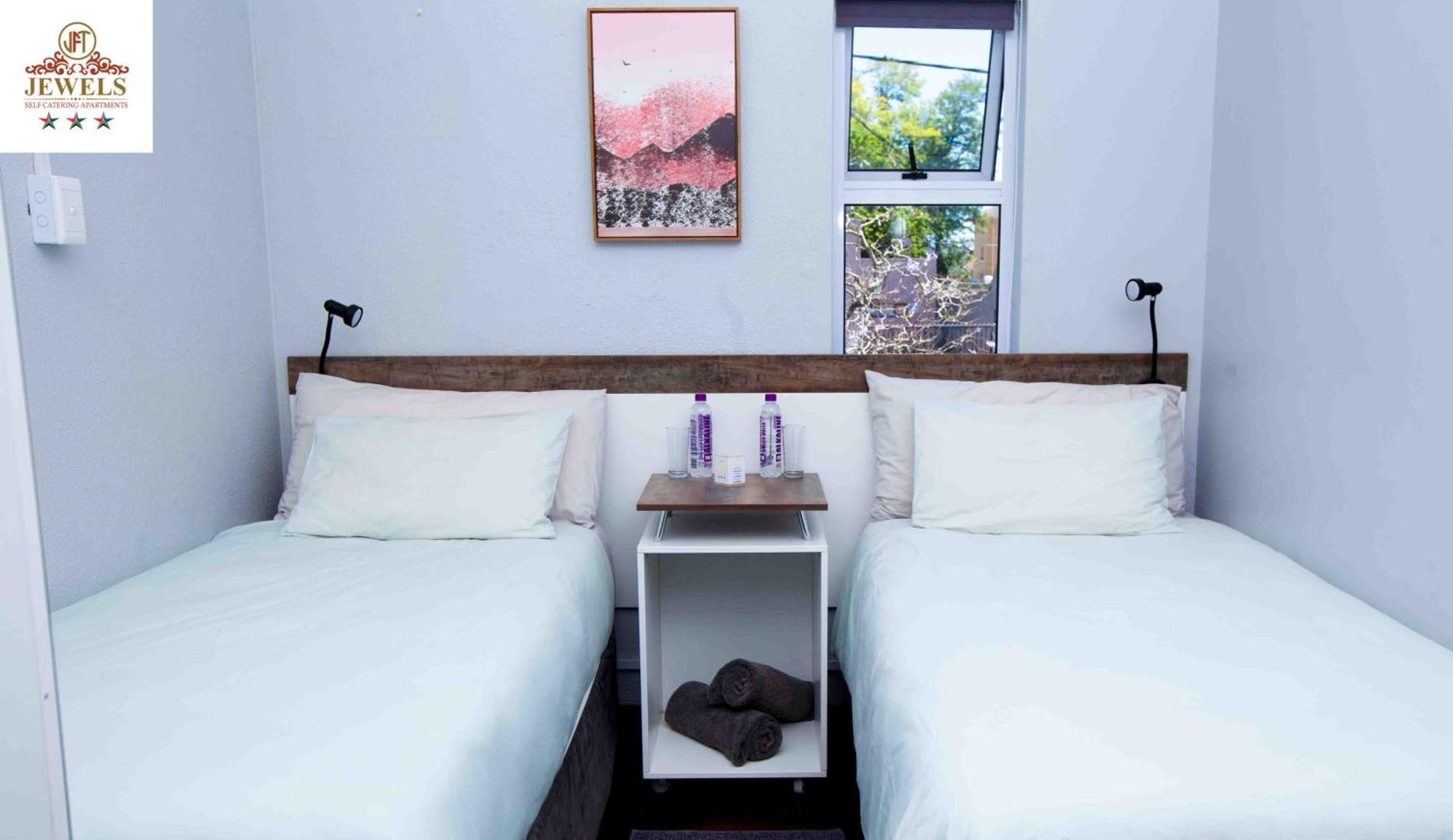 Jft Self Catering Units Bed & Breakfast Източен Лондон Екстериор снимка