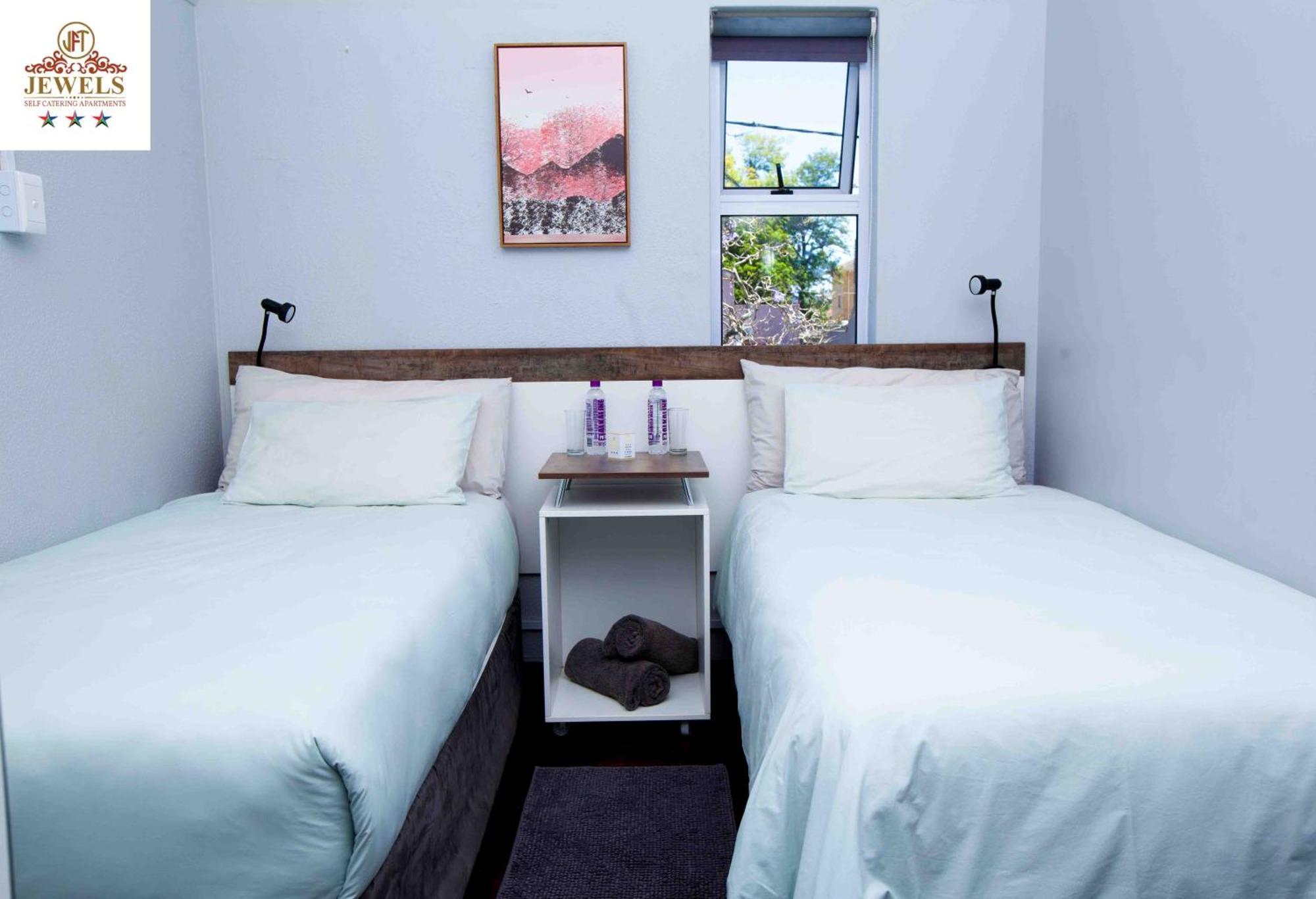 Jft Self Catering Units Bed & Breakfast Източен Лондон Екстериор снимка
