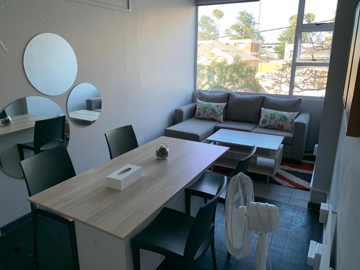 Jft Self Catering Units Bed & Breakfast Източен Лондон Екстериор снимка